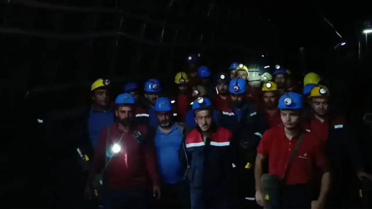 Madenciler kendini madene kapattı: Tek istedikleri maaşları!