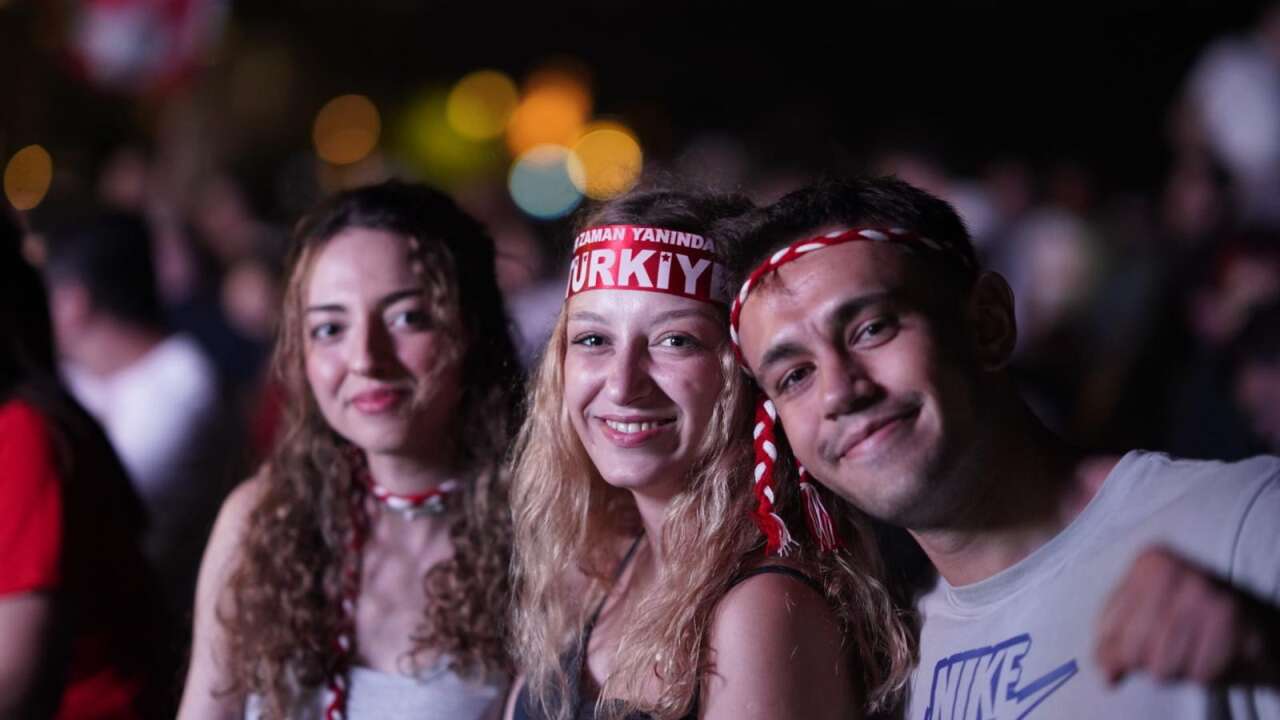 İzmir’de Dünya Kupası heyecanı dev ekranlarda yaşanacak