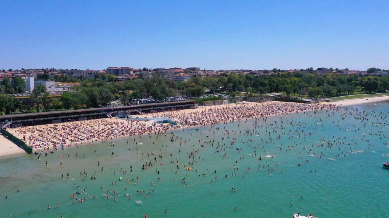 İstanbul'da belediye plajları yarın açılıyor