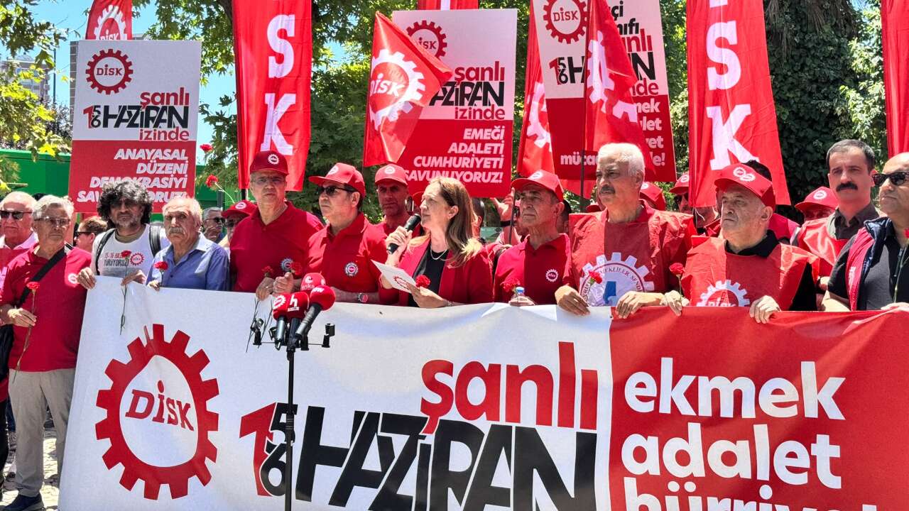 Arzu Çerkezoğlu: Demokrasi işçi sınıfının ekmeğidir, kırmızı çizgisidir