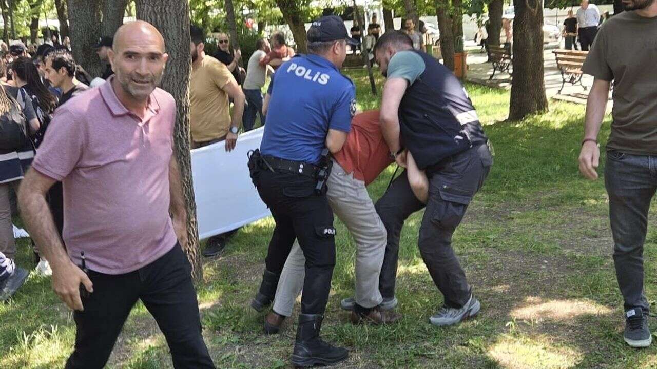 TÜSİAD başkanlarına kelepçe takan sendika başkanlarına ne yapar?