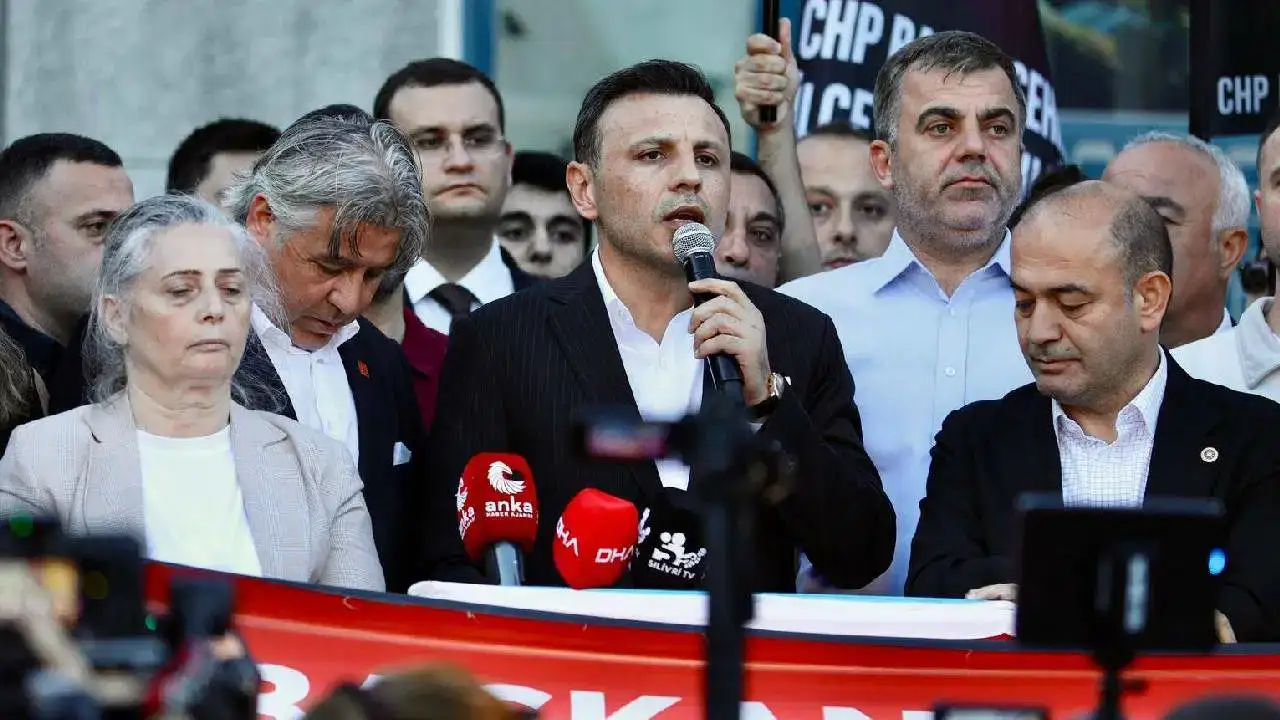 Özgür Çelik'ten operasyonlara tepki: Teslim olmayacağız