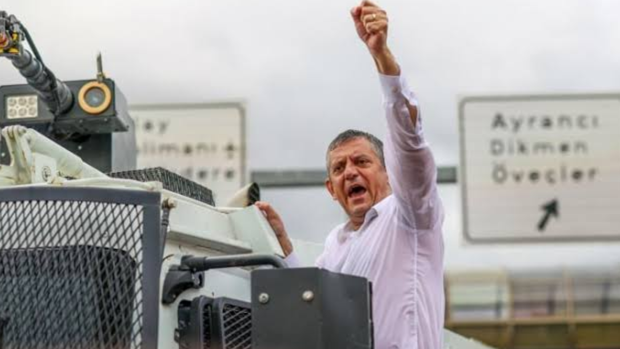 Özgür Özel’den dokunulmazlık tehdidine rest: ‘Özgürlüğümüzle ülkemizi takas etmemizi öneren bir şantaj’