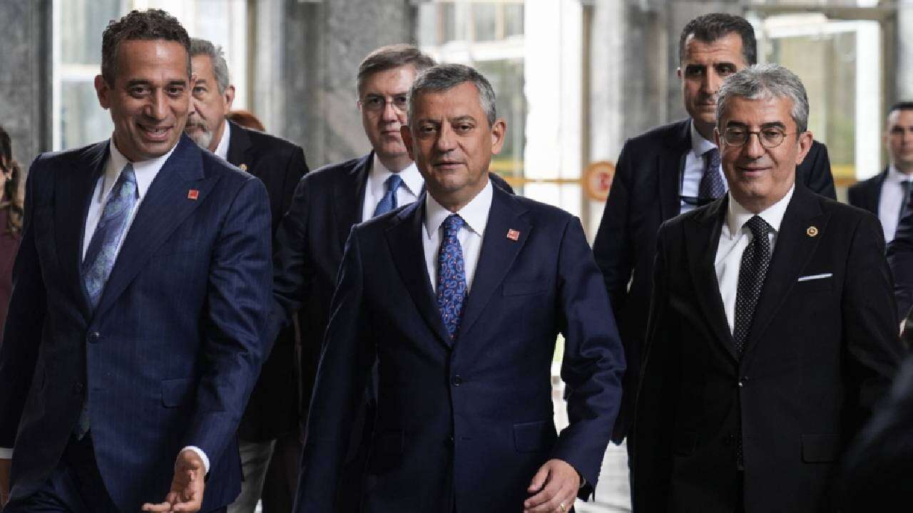Butlan yönetimi tam gaz: Akdoğan savunma bile vermeden parti üyeliği düşürüldü