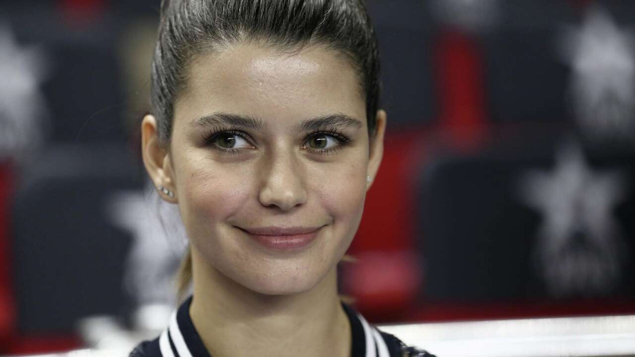 Beren Saat ilk albümünü tanıttı!