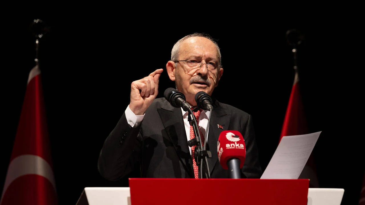 Kılıçdaroğlu, ihraçlar sonrası isim vermeden Özel'i hedef aldı: "CHP senin oyun alanın değildir!"