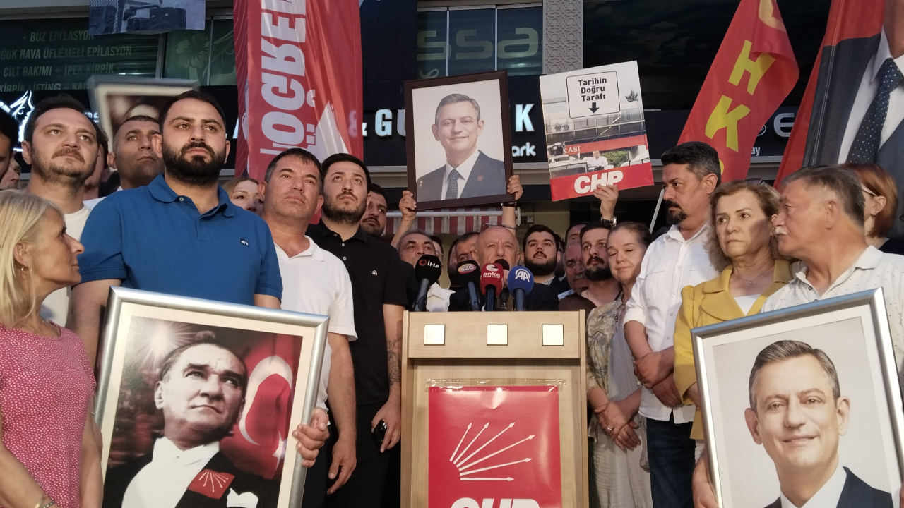 CHP Ankara İl Başkan Vekili Işık'ın görevden alınması protesto edildi