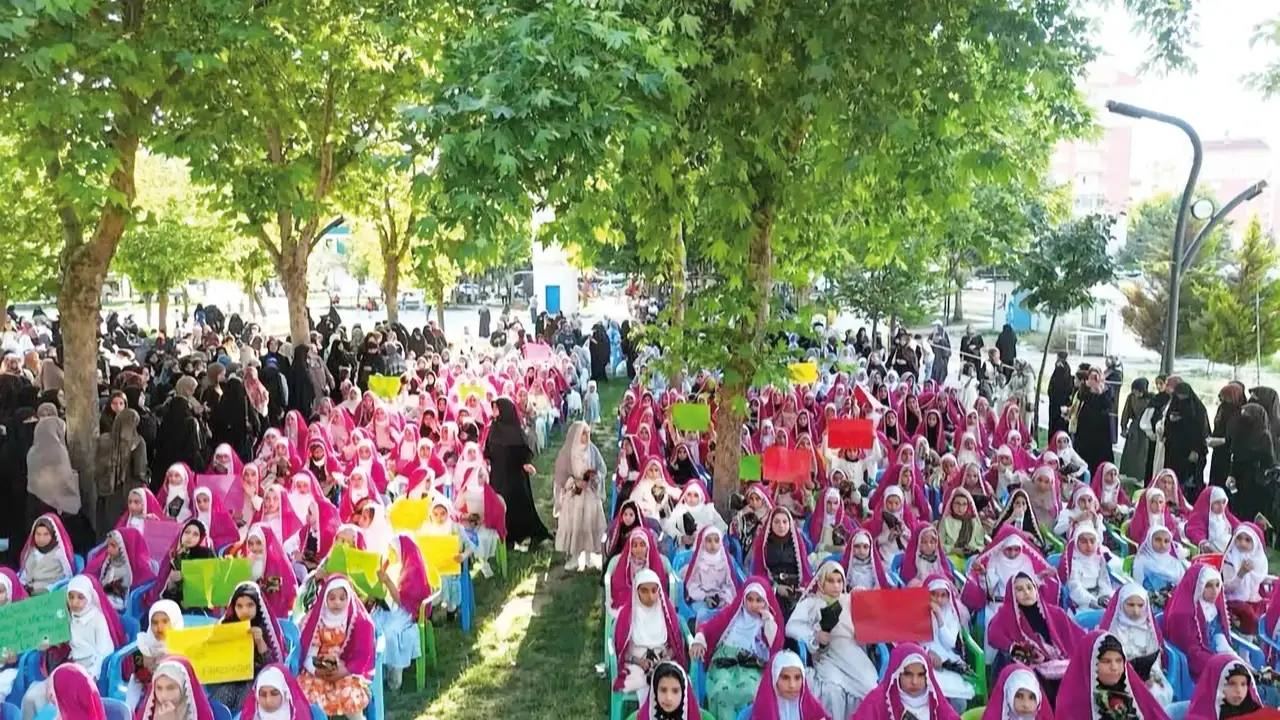 Milli Eğitim Bakanlığı ile protokol yapmıştı: O vakıf kız çocuklarına tesettür töreni düzenledi