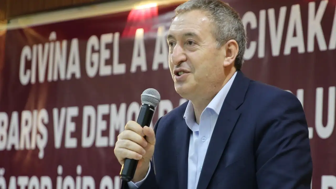 Tuncer Bakırhan'dan Erkan Baş'ın 'anadili Kürtçe olan aday' sözüne yanıt: Kürt düşmanı çevrelerin övmesi düşündürücü
