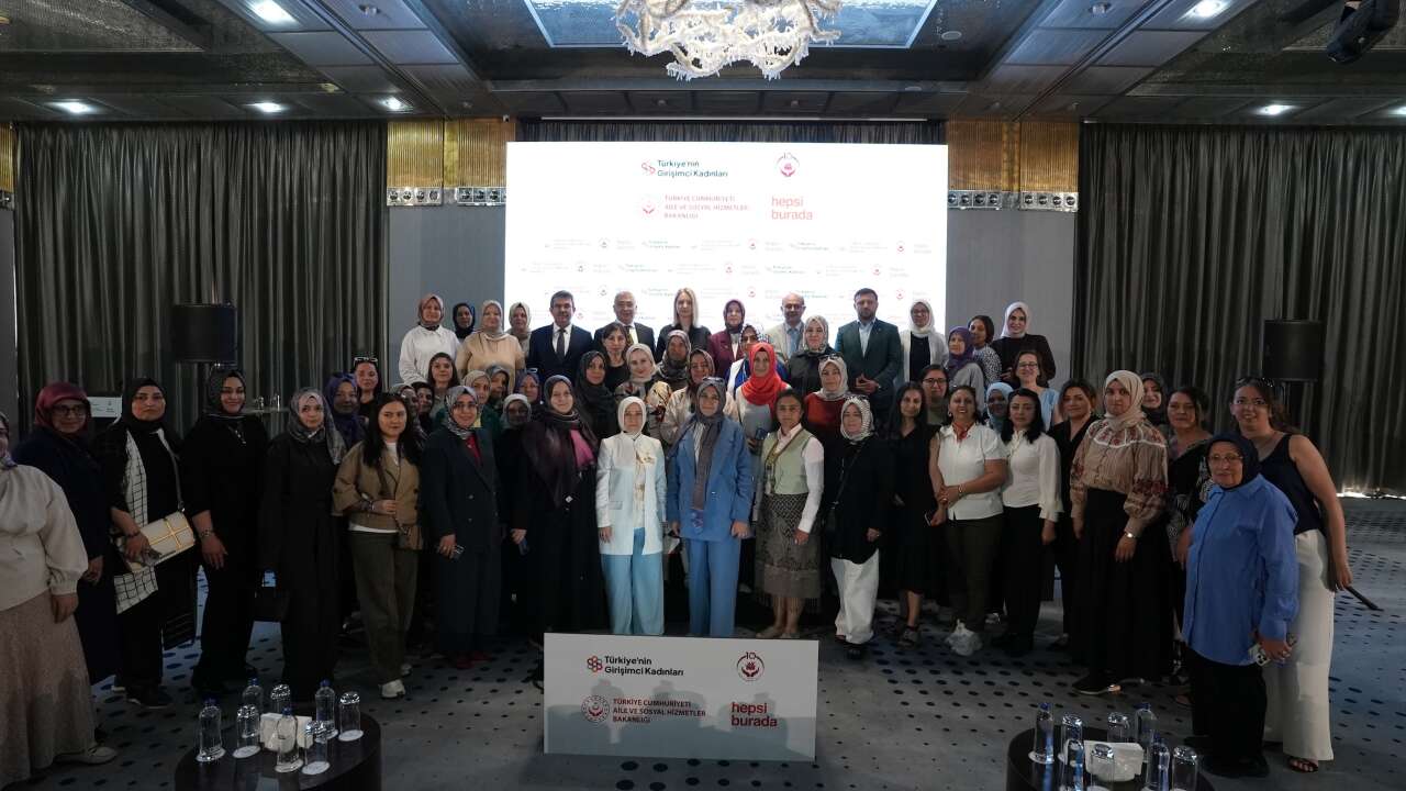 Girişimci kadınlar Bursa’da dijital ticaret eğitimi aldı