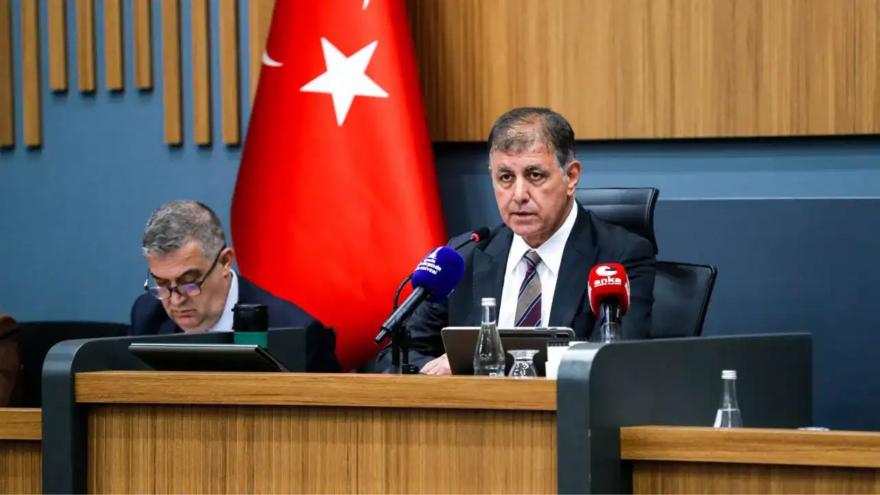 Cemil Tugay CHP'den neden istifa etti?