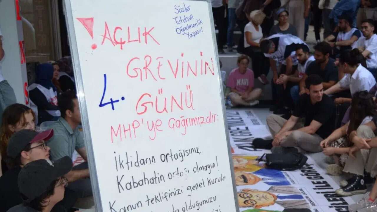 MHP Genel Merkezi’nde görüşme yapan öğretmenlerden açıklama