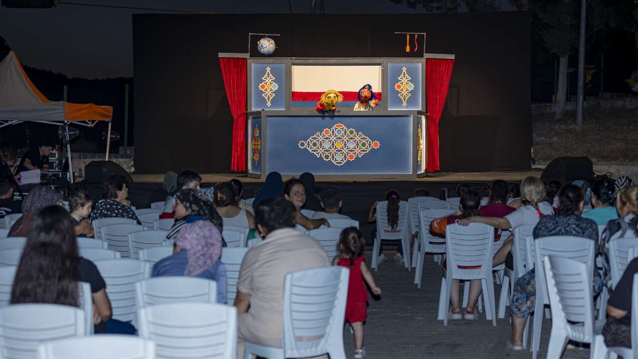 Mersin’de tiyatro 13 ilçeye taşınıyor