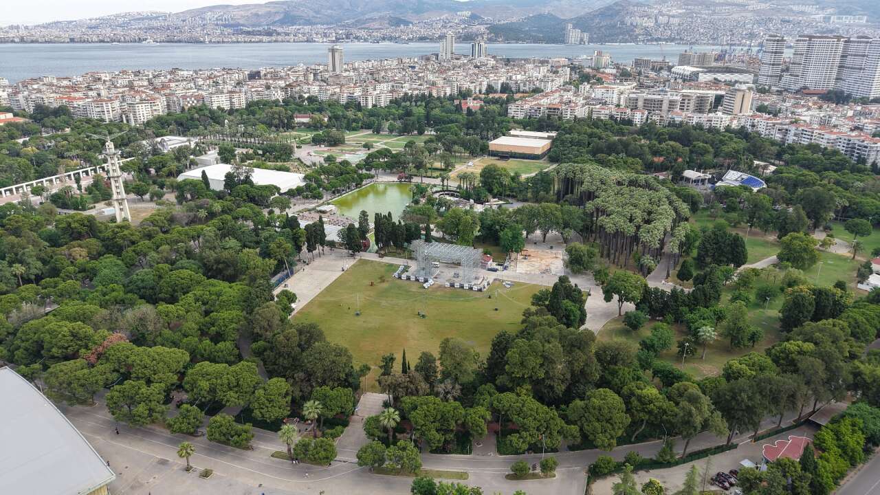 Kültürpark’taki eski lunapark alanı Zeytin Sahne olarak yeniden açılıyor