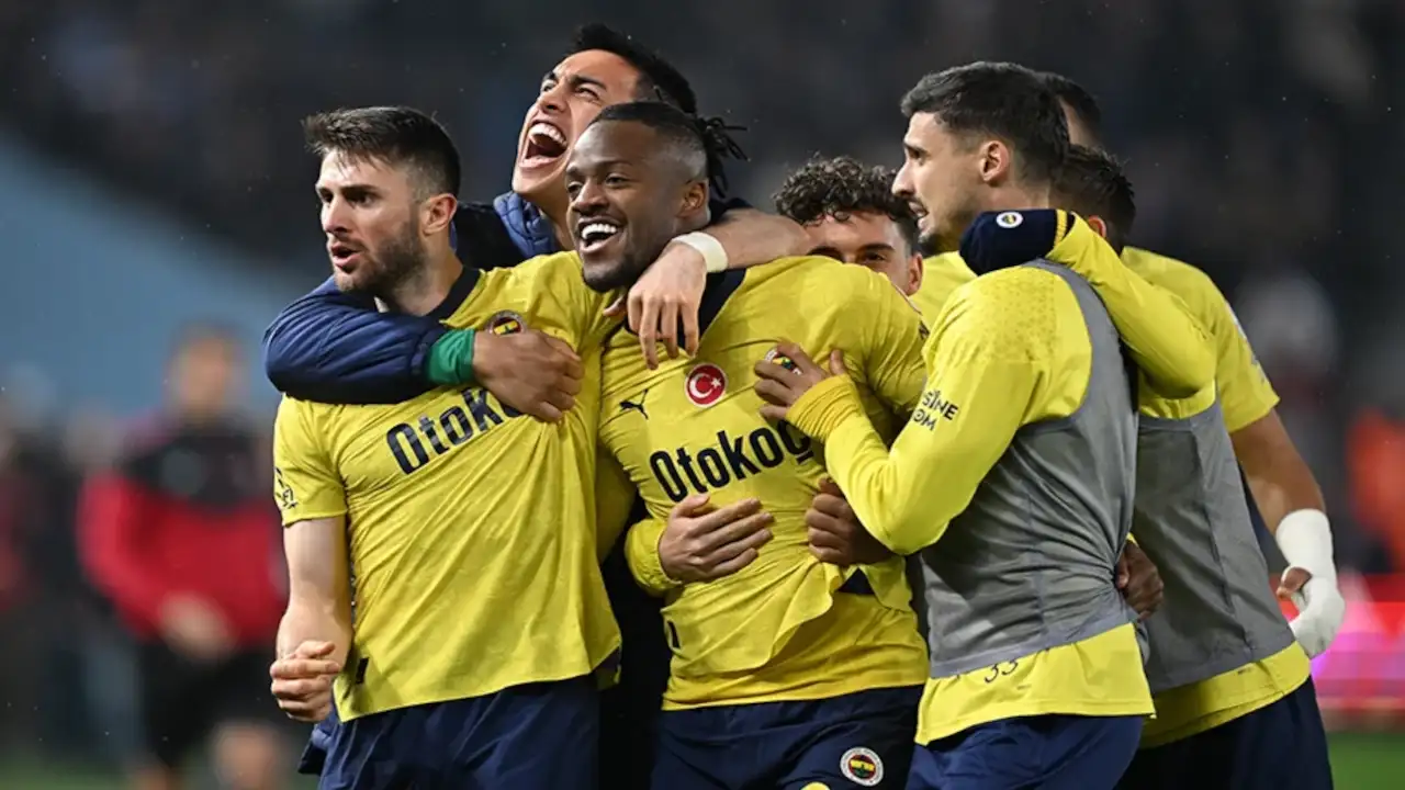 Fenerbahçe'de 10 oyuncuya yol göründü