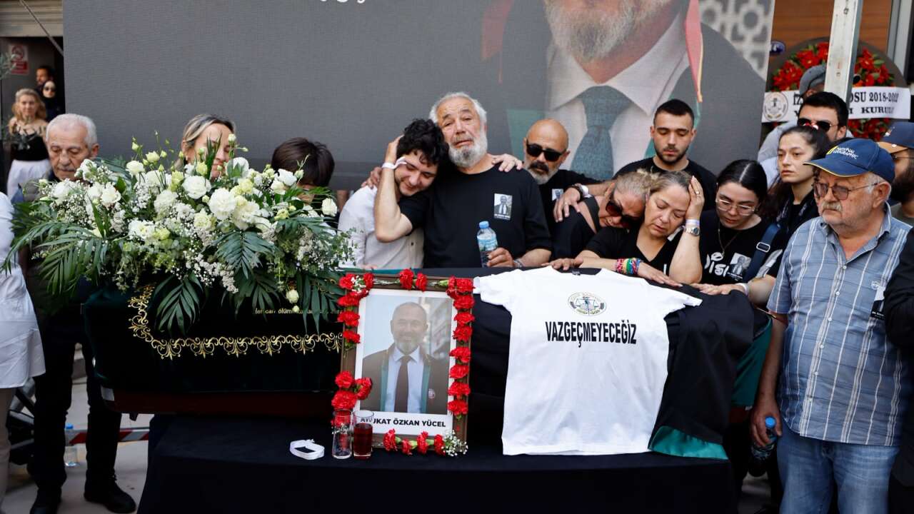 İzmir Barosu eski Başkanı Özkan Yücel'e veda: Yer yüzü aşkın yüzü oluncaya dek!