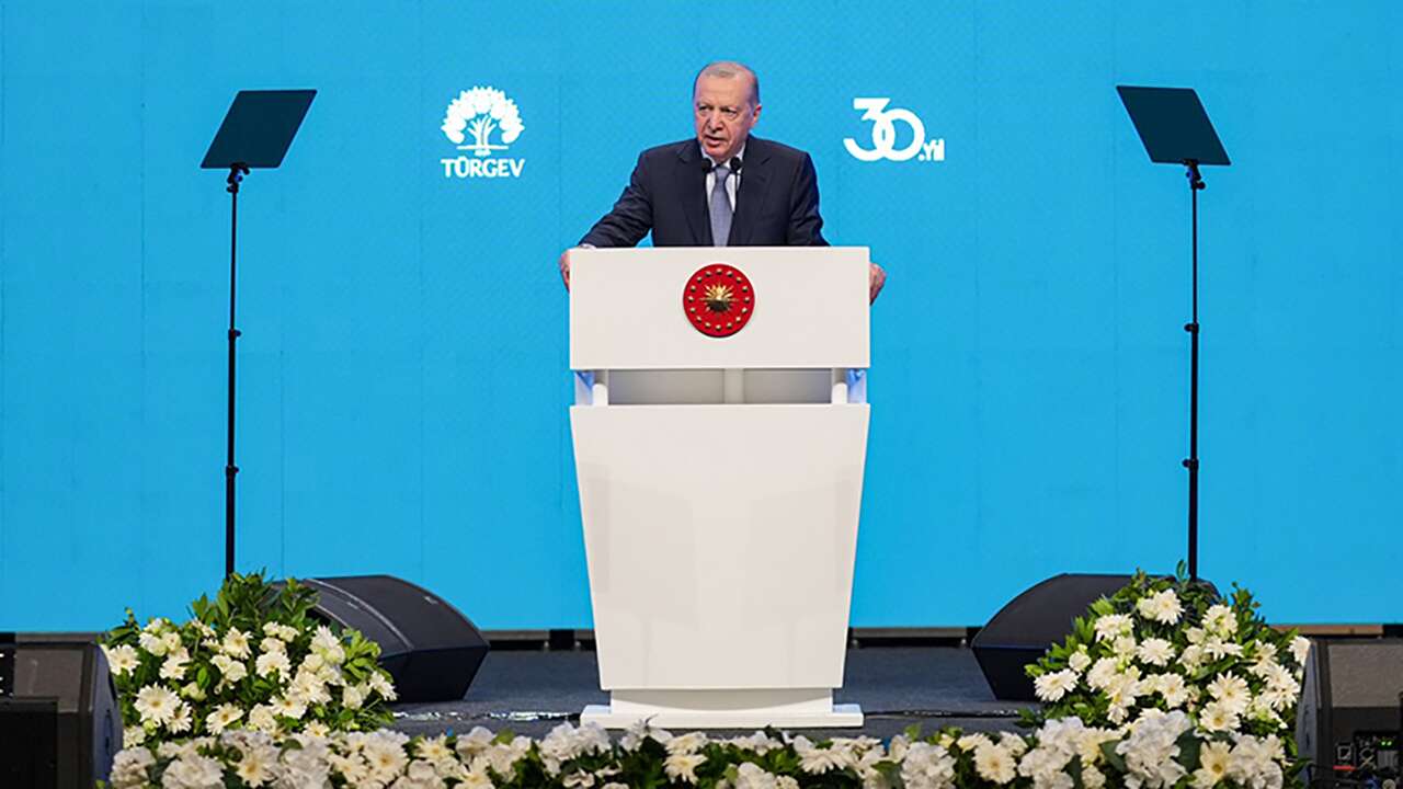 Cumhurbaşkanı Erdoğan: LGBT gibi sapkınlıklar, genç zihinlere enjekte edilmeye çalışılıyor