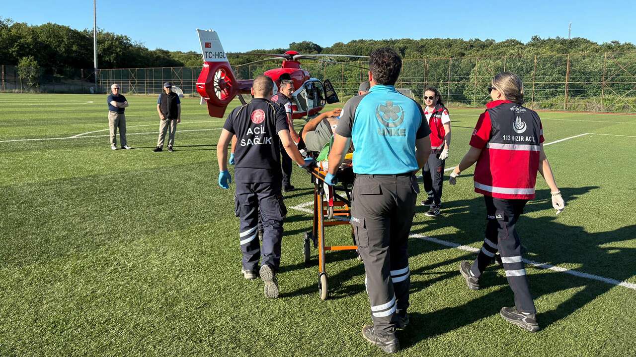 İstanbul'da yamaç paraşütü yapan 2 kişi kayalıklara çarptı