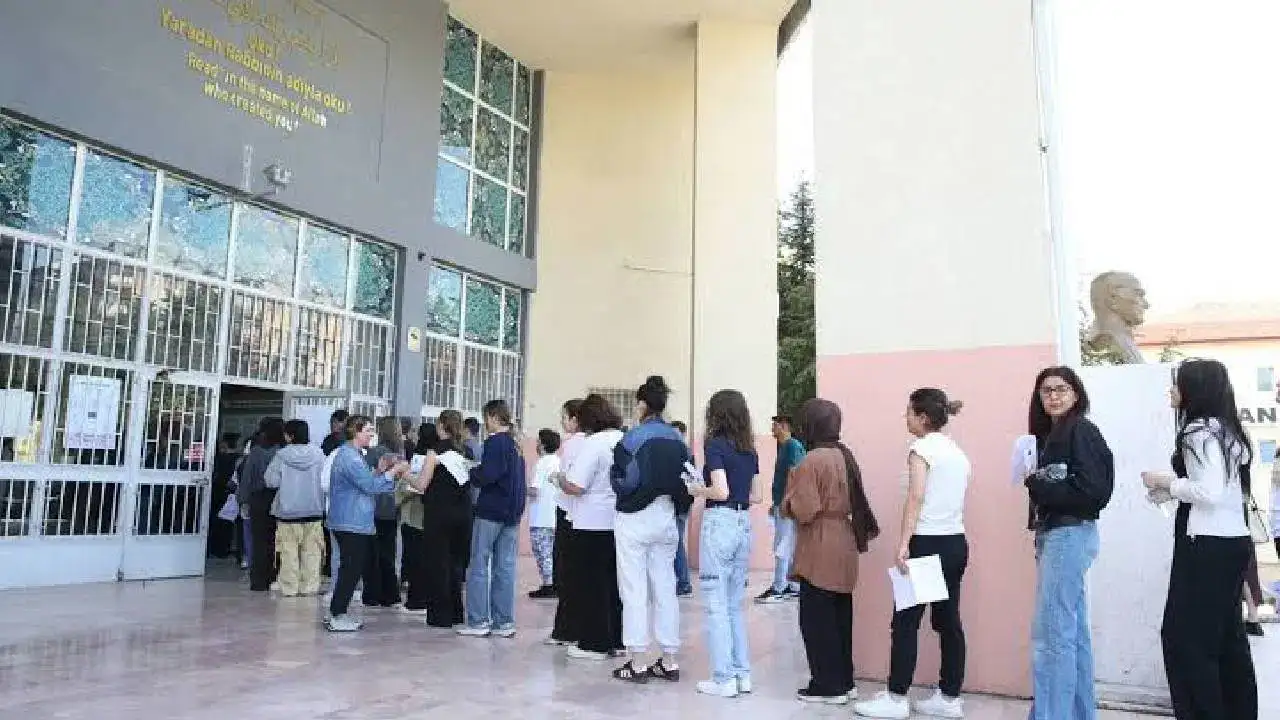 Türkçe ve fen soruları adayları zorladı