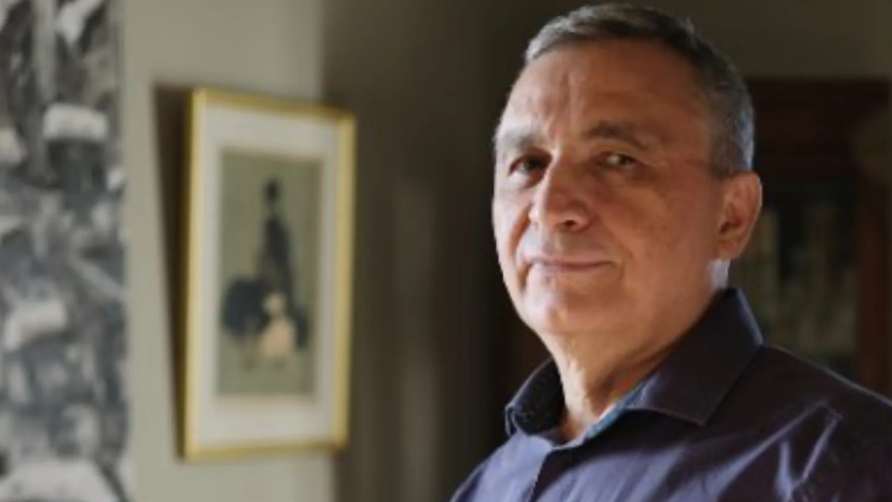 Dış politika analisti Aydın Sezer, ikinci kez AK Parti'ye habersizce üye yapıldı!