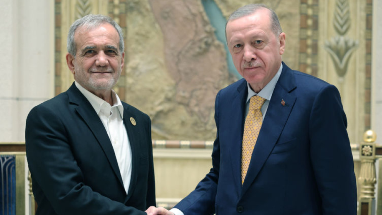 Erdoğan, İran Cumhurbaşkanı Pezeşkiyan ile görüştü