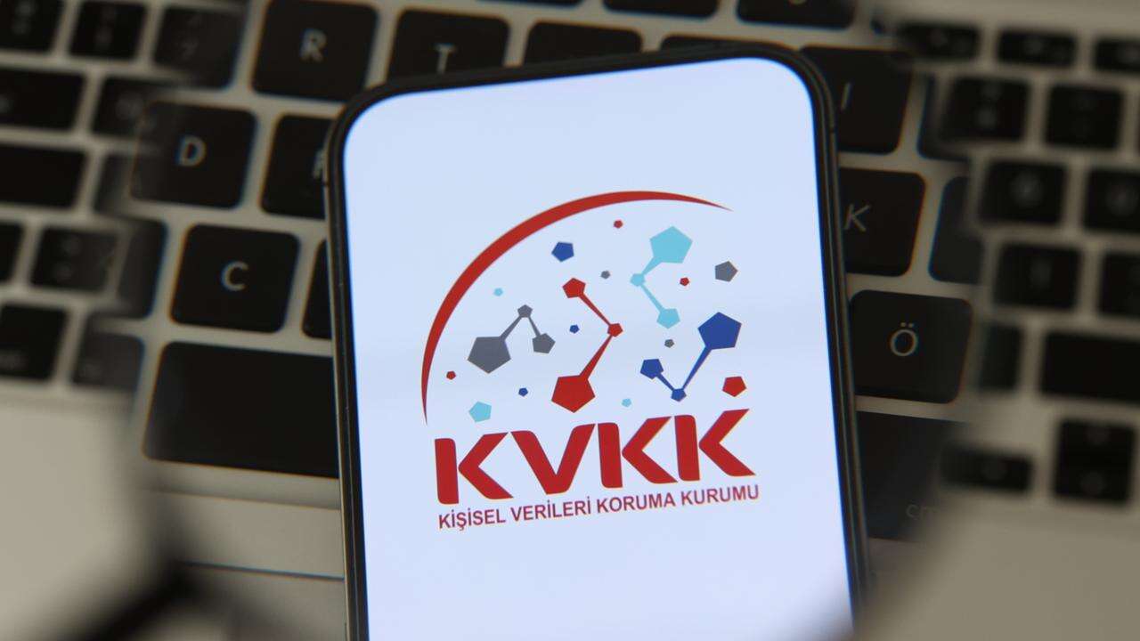 KVKK da belediyeleri uyardı: Meydanlara kamera takıp canlı yayınlamayın!