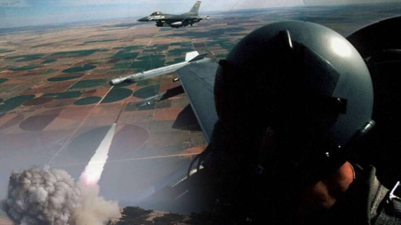 İran'ın düşürdüğü F-15 pilotunun sorgusu: Dronlar sürü halinde bir denizanası gibi hareket ediyordu