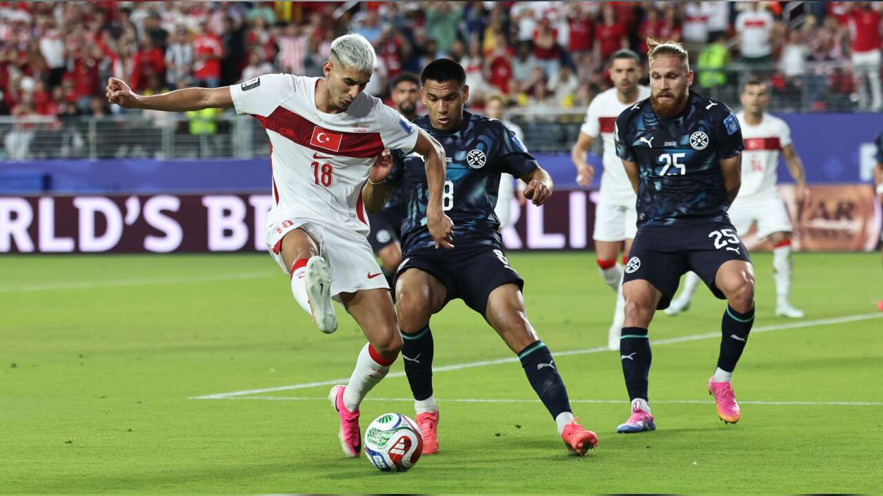 Rakip oyuncu hakemin düşen saatini almıştı: TFF, Paraguay maçı için FIFA'ya başvurdu
