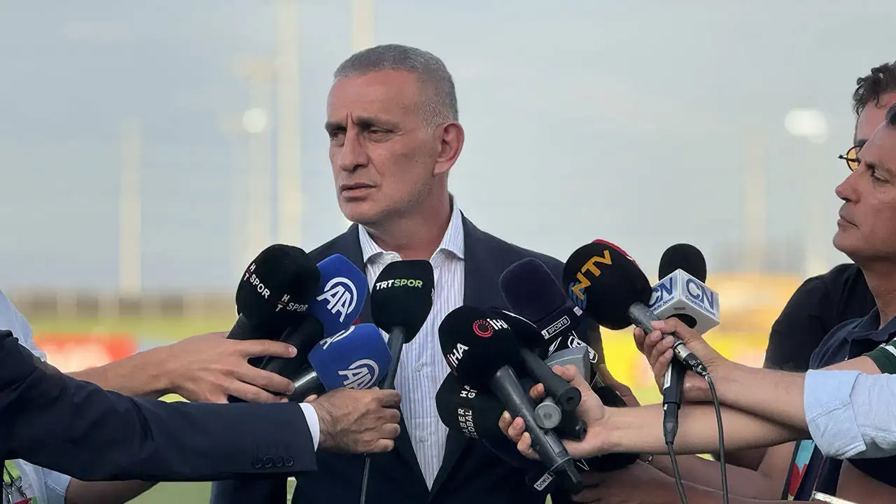 Hacıosmanoğlu kendisini eleştiren taraftara parmak salladı!