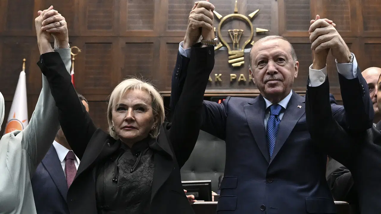 AK Parti'ye geçen Özdemir'den CHP'li Torun'a 'transfer' itirafı: 'Mecbur kaldım' demiş