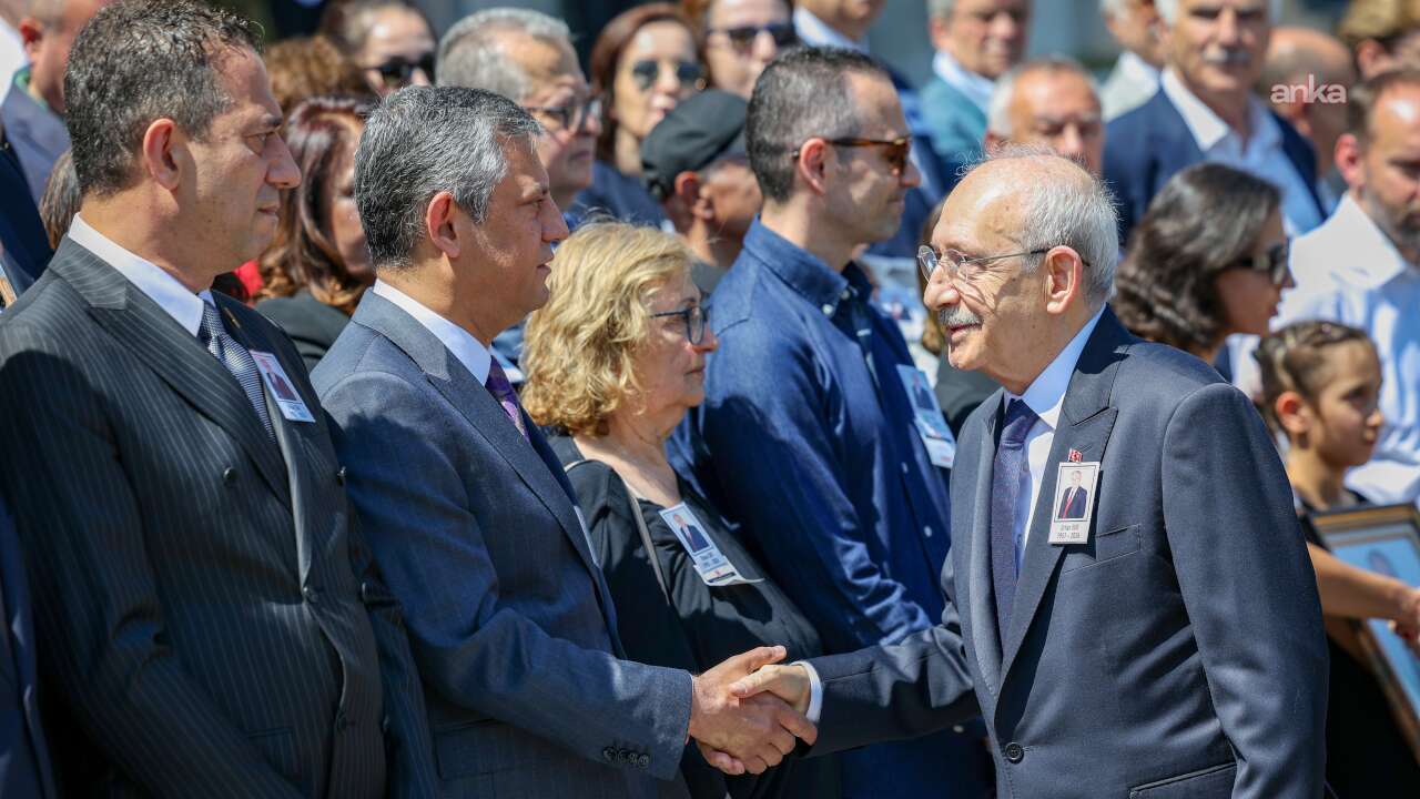 Özgür Özel ve Kemal Kılıçdaroğlu tokalaştı