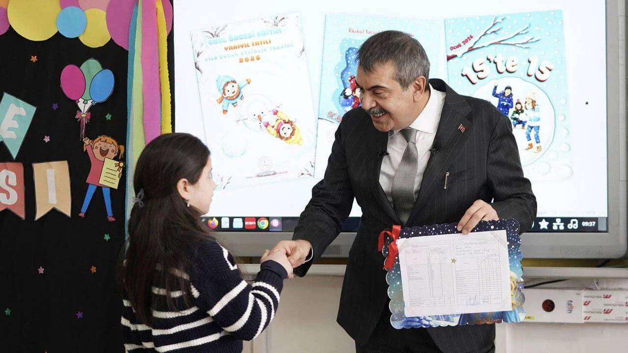 Milli Eğitim Bakanlığı'ndan Atatürk geri adımı