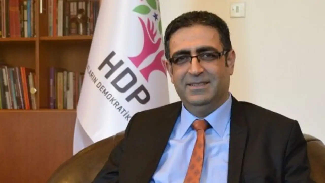 Siyasal basiretsizliğin dikiz aynası: Pişman değilim