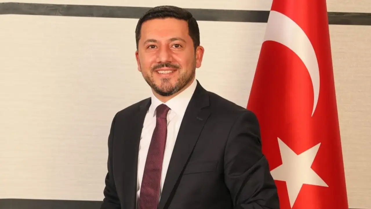 Rasim Arı kimdir?