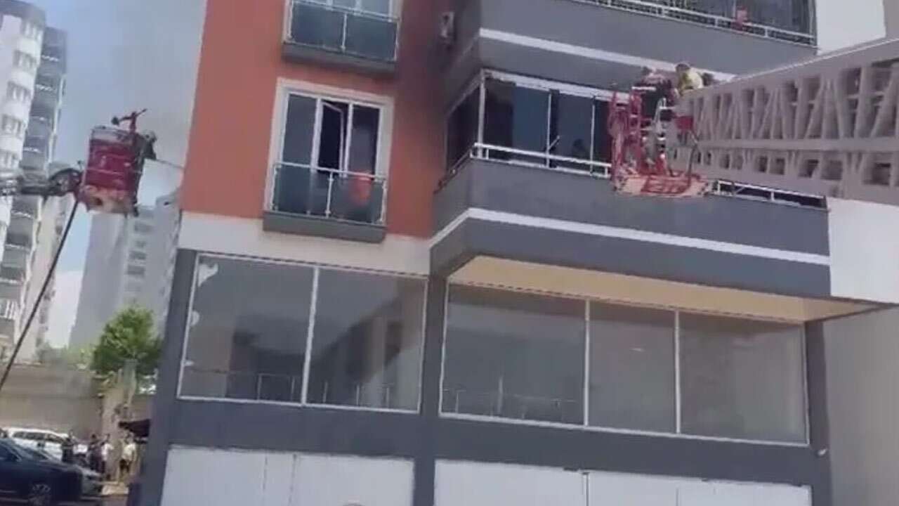 Apartman yangınında aynı aileden 3 kişi öldü