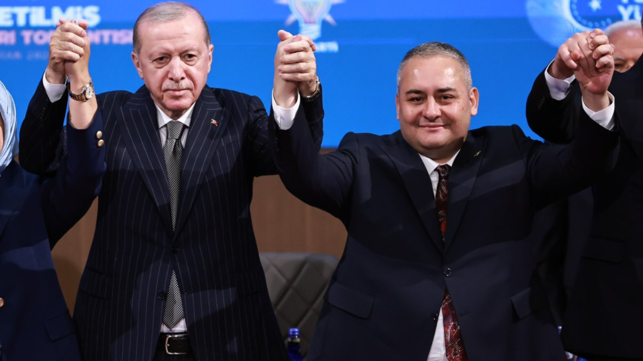 AK Parti'ye geçen Özarslan'dan Erdoğan'a 'şükran' mesajı: "Sorumluluk üstlenmekten onur duyuyorum"