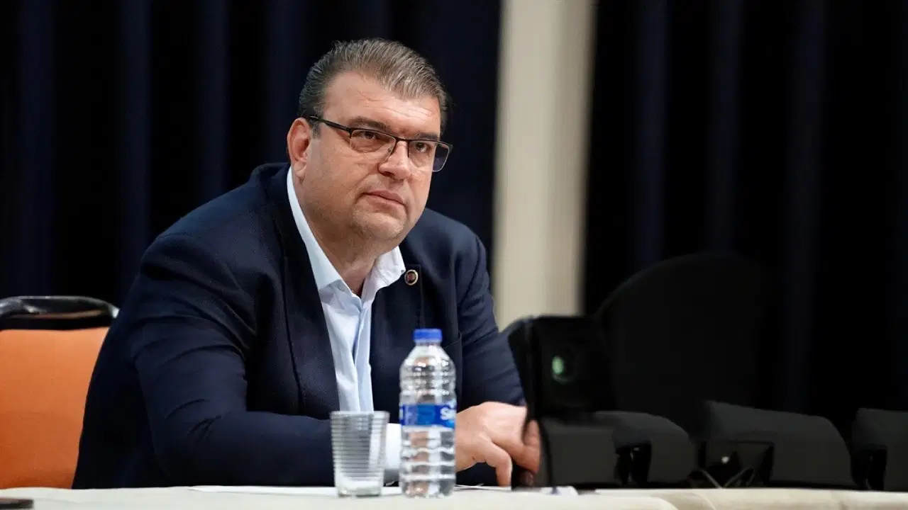 Gözaltındaki Seferihisar Belediye Başkanı hastaneye kaldırıldı