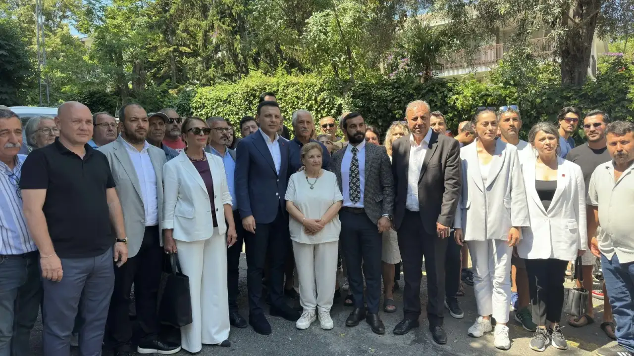 Özgür Çelik Adalar'dan seslendi: Türkiye bir yol ayrımında