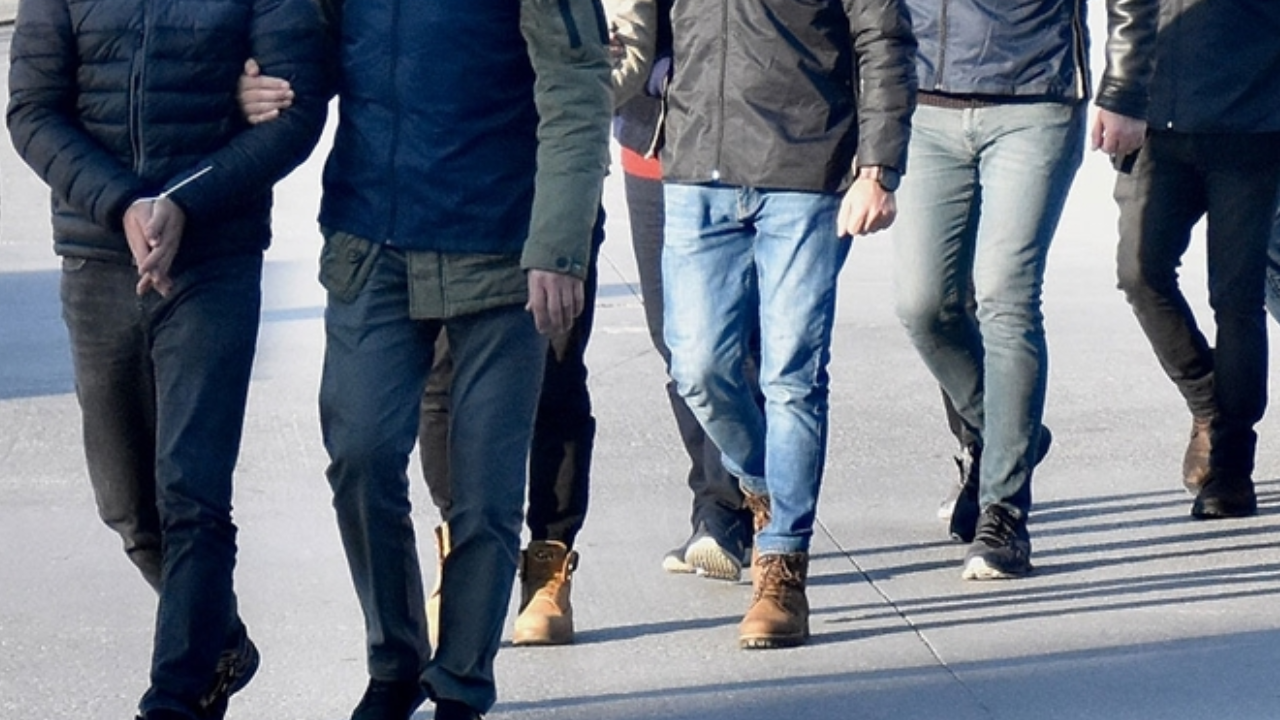 Yurt dışına kaçmak isteyen FETÖ şüphelileri sınırda yakalandı; 6 kişi tutuklandı