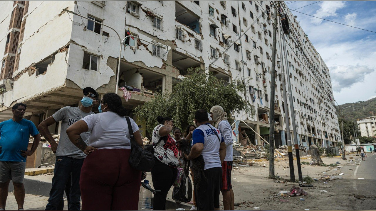 Venezuela'da 33 kişi daha enkazdan sağ çıkarıldı