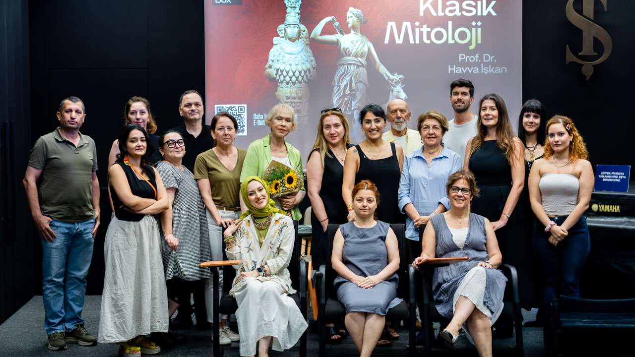 İş Sanat'ın "Klasik Mitoloji" sertifika programı tamamlandı