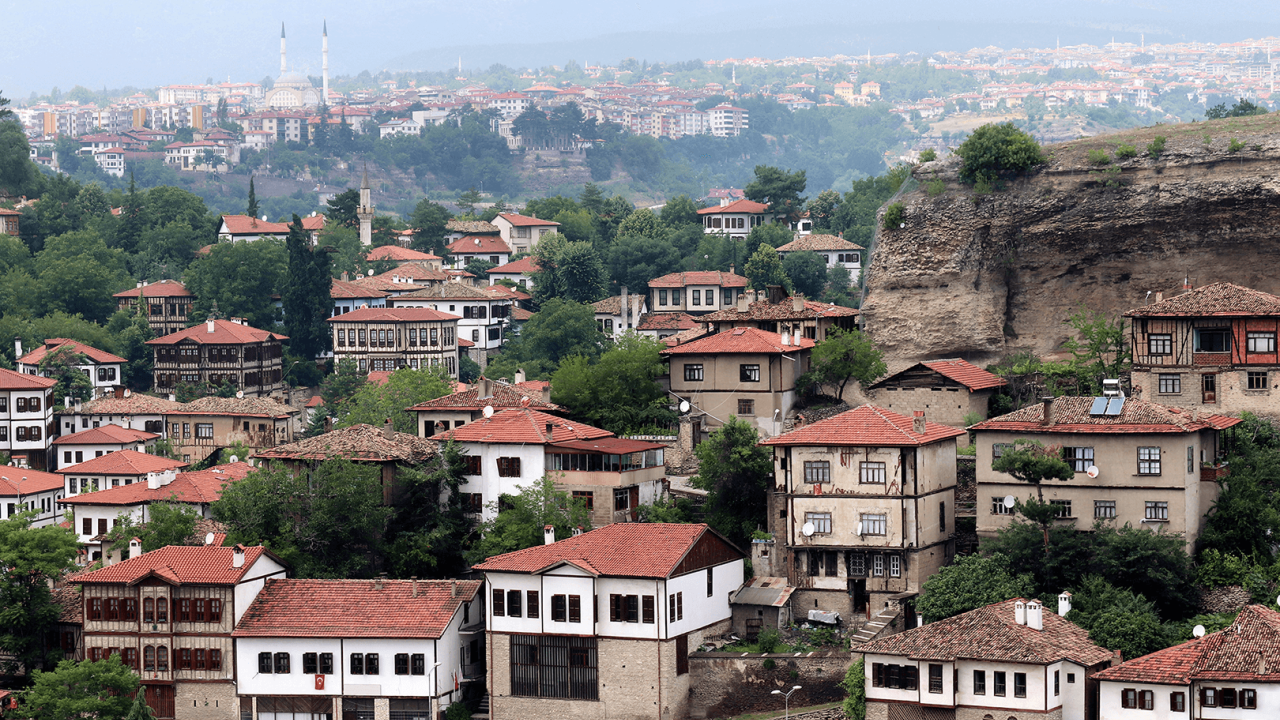 NATO zirvesi Ankara'da yasak Karabük'ten!