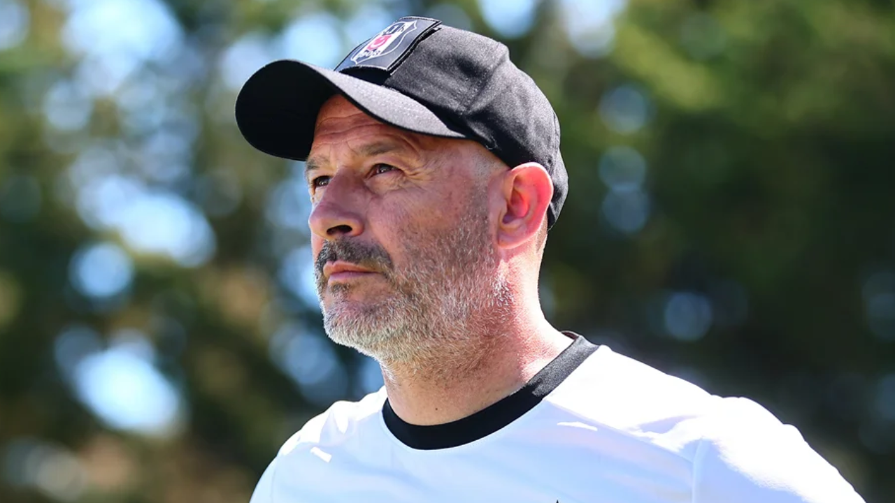 Beşiktaş'ta Vincenzo Italiano dönemi hızlı başladı: 7 futbolcunun bileti kesildi