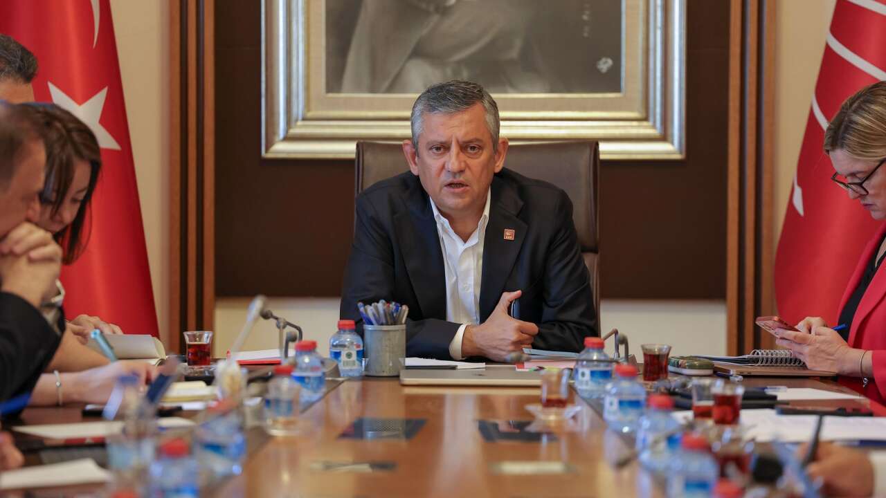 Özel kurmaylarını topladı: MYK'da ne konuşuldu?