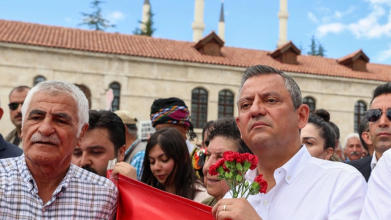 Katliamın 33’üncü yılı... Özgür Özel, Madımak Oteli önünde açıklama yapacak