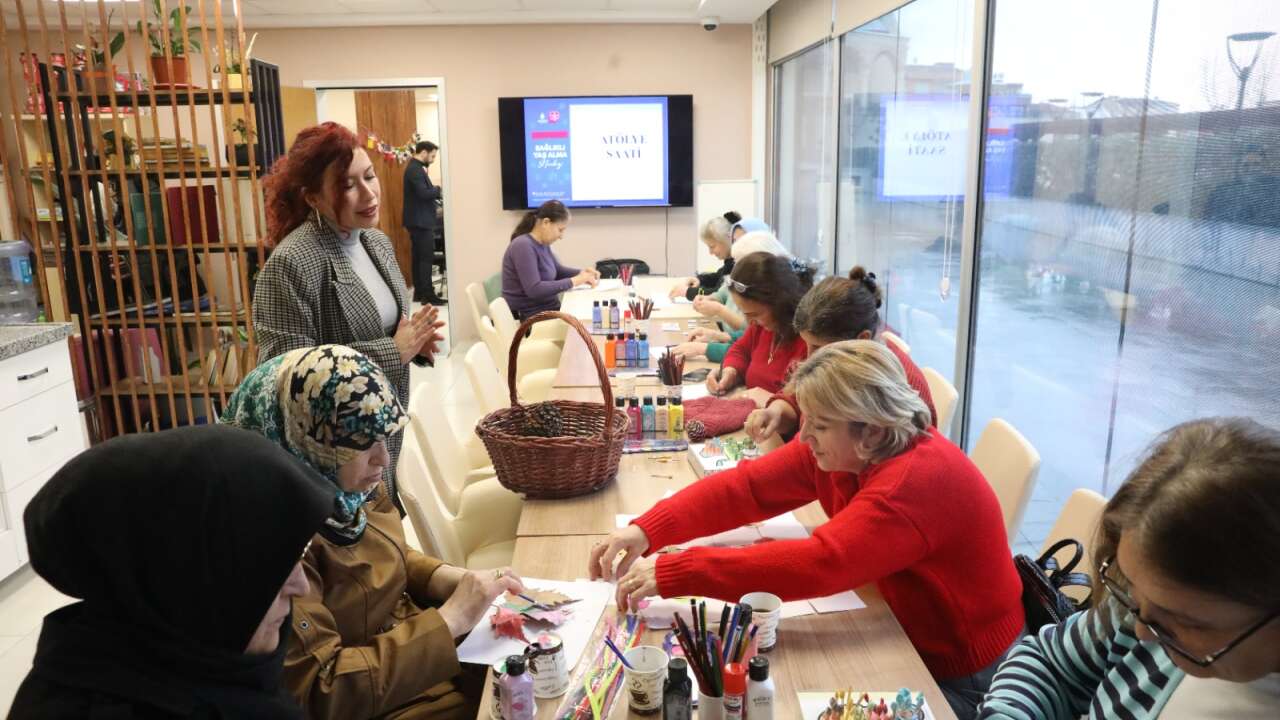 İBB'nin Sosyal Yaşamevi kapılarını 50 yaş üstüne açıyor
