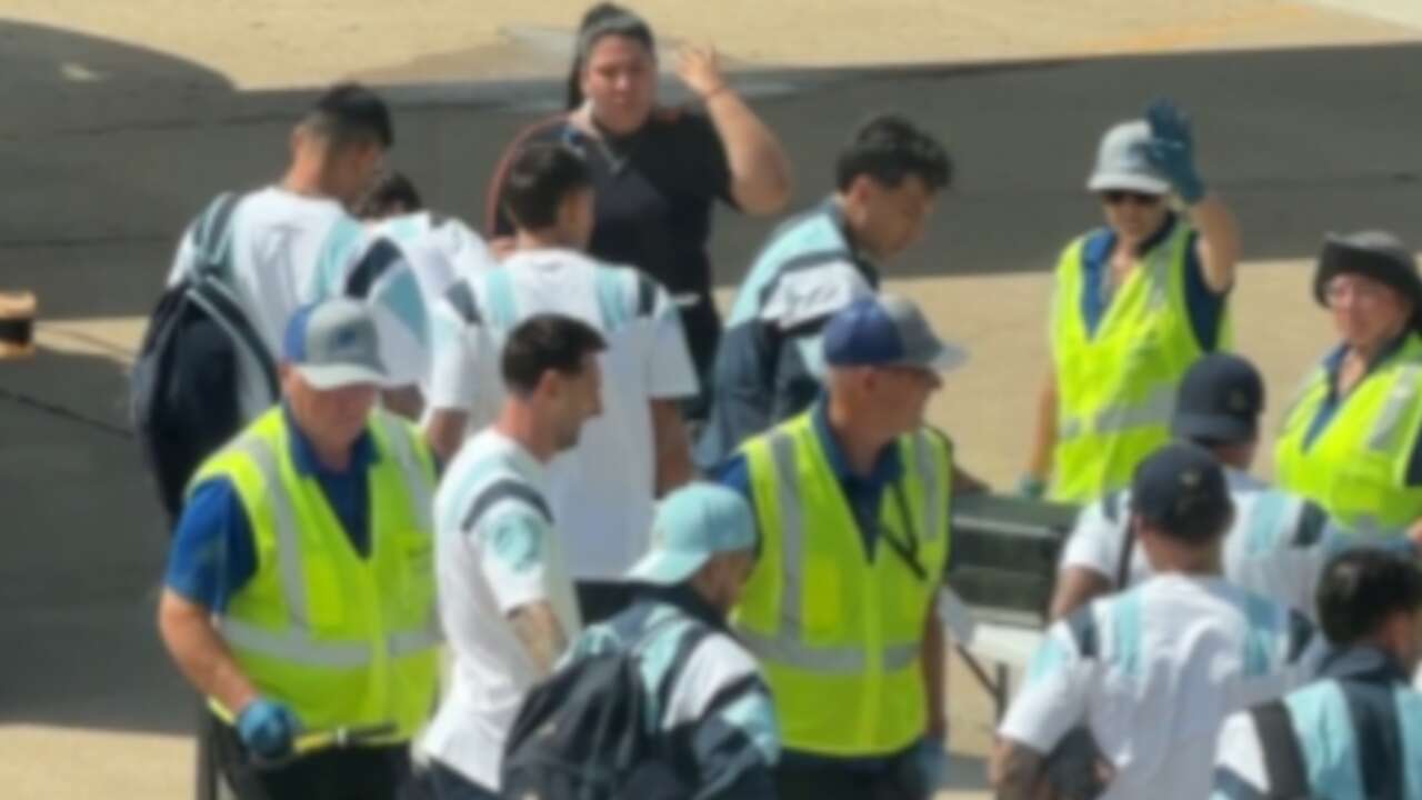 Messi'yi dedektörle aradılar, tepkisi gündem oldu!