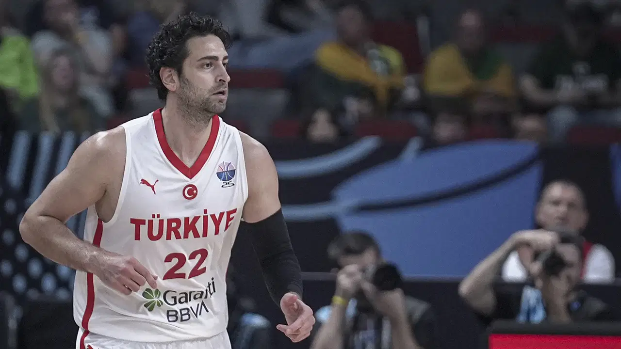 Milli yıldız Furkan Korkmaz, Beşiktaş GAİN'e transfer oldu