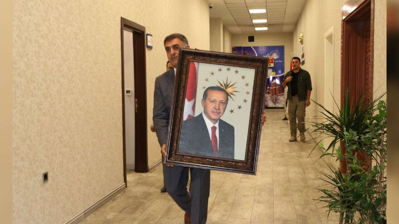 Van'da kayyım belediyeyi satılığa çıkartmış durumda: Tek tek satıyor!