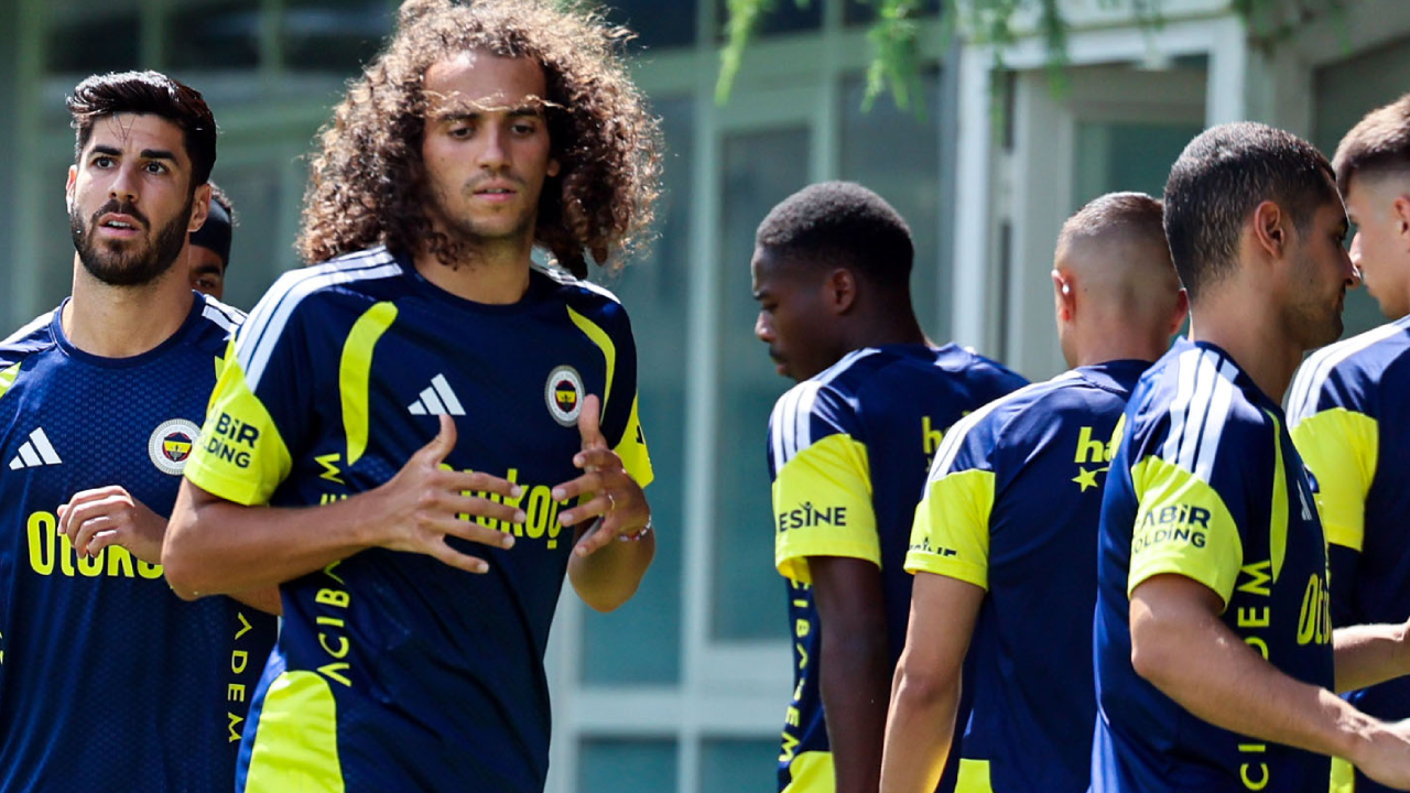 Fenerbahçe'nin Avusturya kampı kadrosu açıklandı: 2 yeni transfer kafilede yer almadı